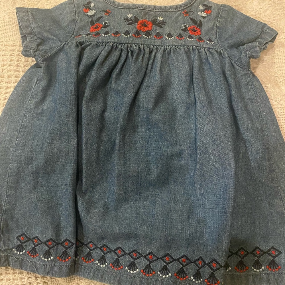 ♥️◻️🔷Carter’s-Size 3-Soft denim-Flower details